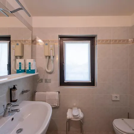 Готель Ideal 4*