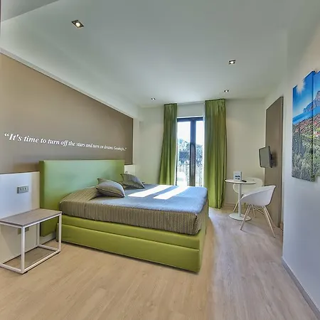 Ideal Hotel
